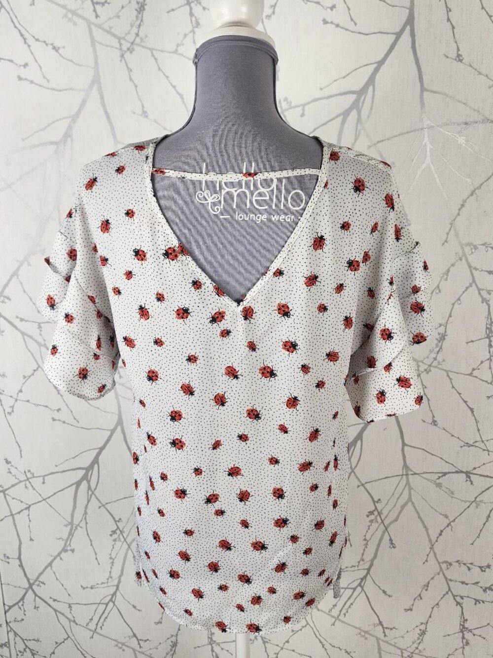 Como Black Ladybugs Printed Flutter Sleeve Top - Picture 5 of 7